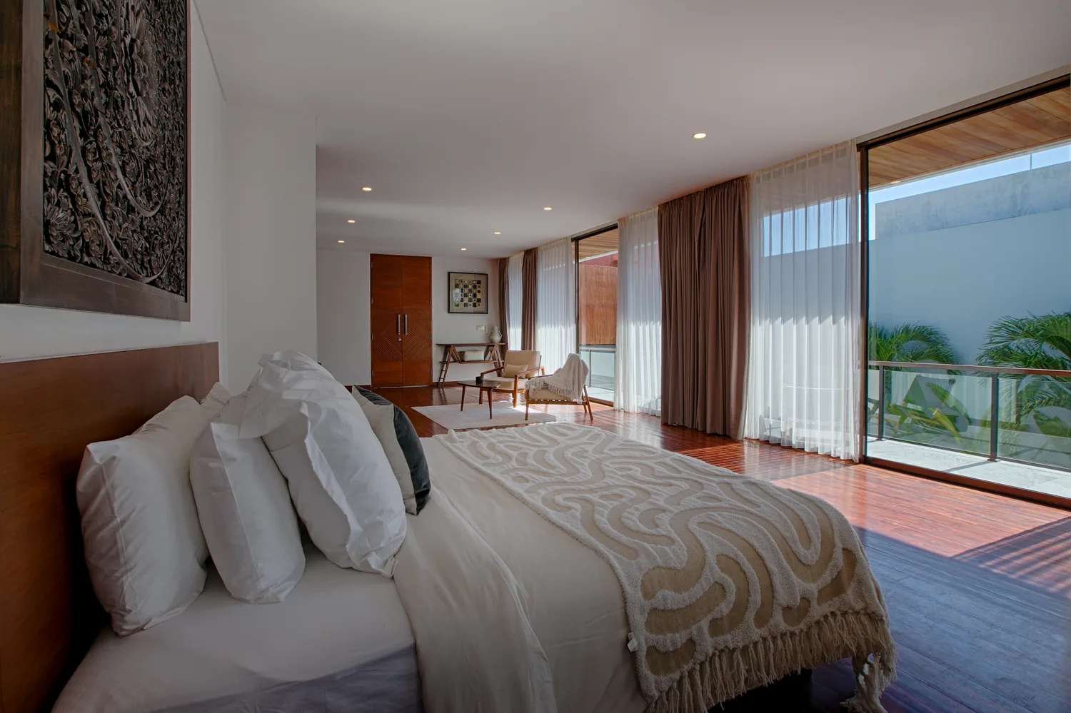 Kamar tidur villa Ocean Friends Villa Pererenan Bali — foto villa profesional