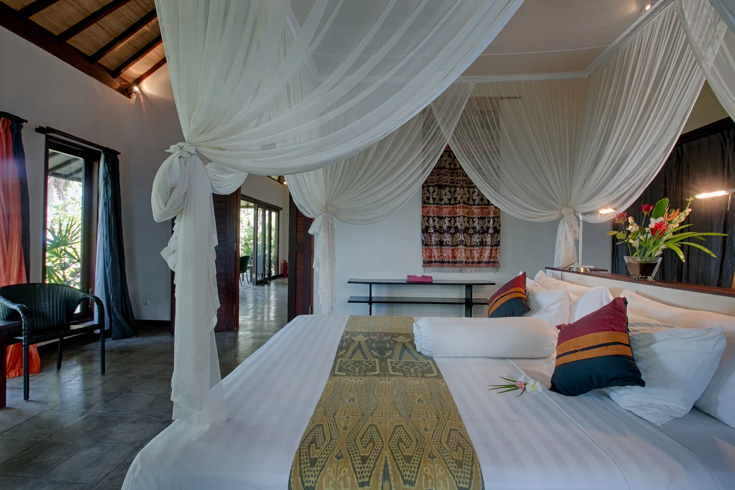 Kamar tidur villa Vila Markisa Tulamben Bali — foto villa profesional