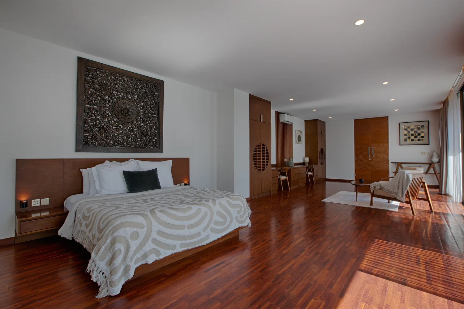 Kamar tidur villa Ocean Friends Villa Pererenan Bali — foto villa profesional