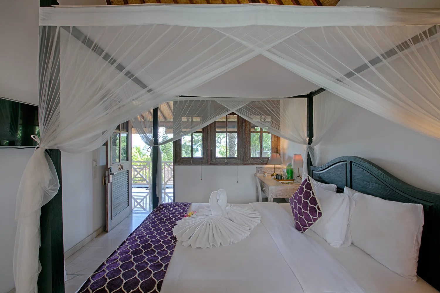 Kamar tidur villa OK Divers Resort Padang Bai Bali — foto villa profesional