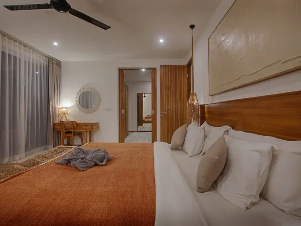 Kamar Tidur — Hirava Villa, Buduk