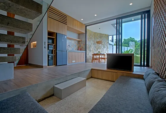 Sesi foto keluarga di villa Ubud, Bali