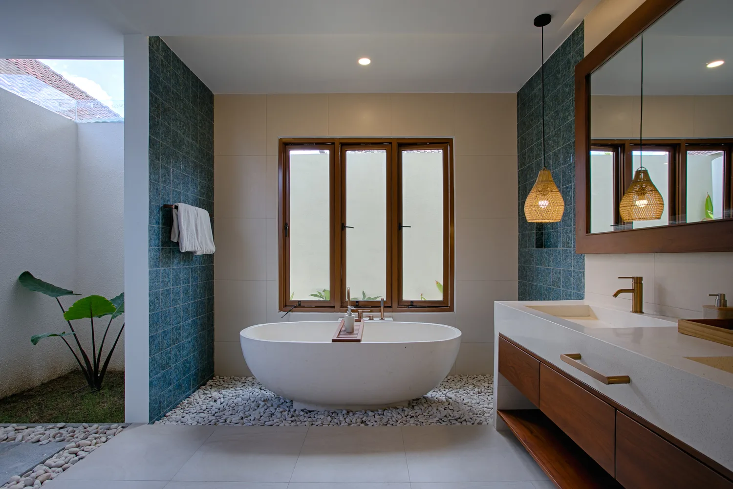 Kamar mandi villa MY Villa & Resort Canggu Bali — foto villa profesional