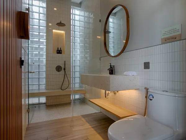 Kamar Mandi — Padi Padi Villas, Pererenan
