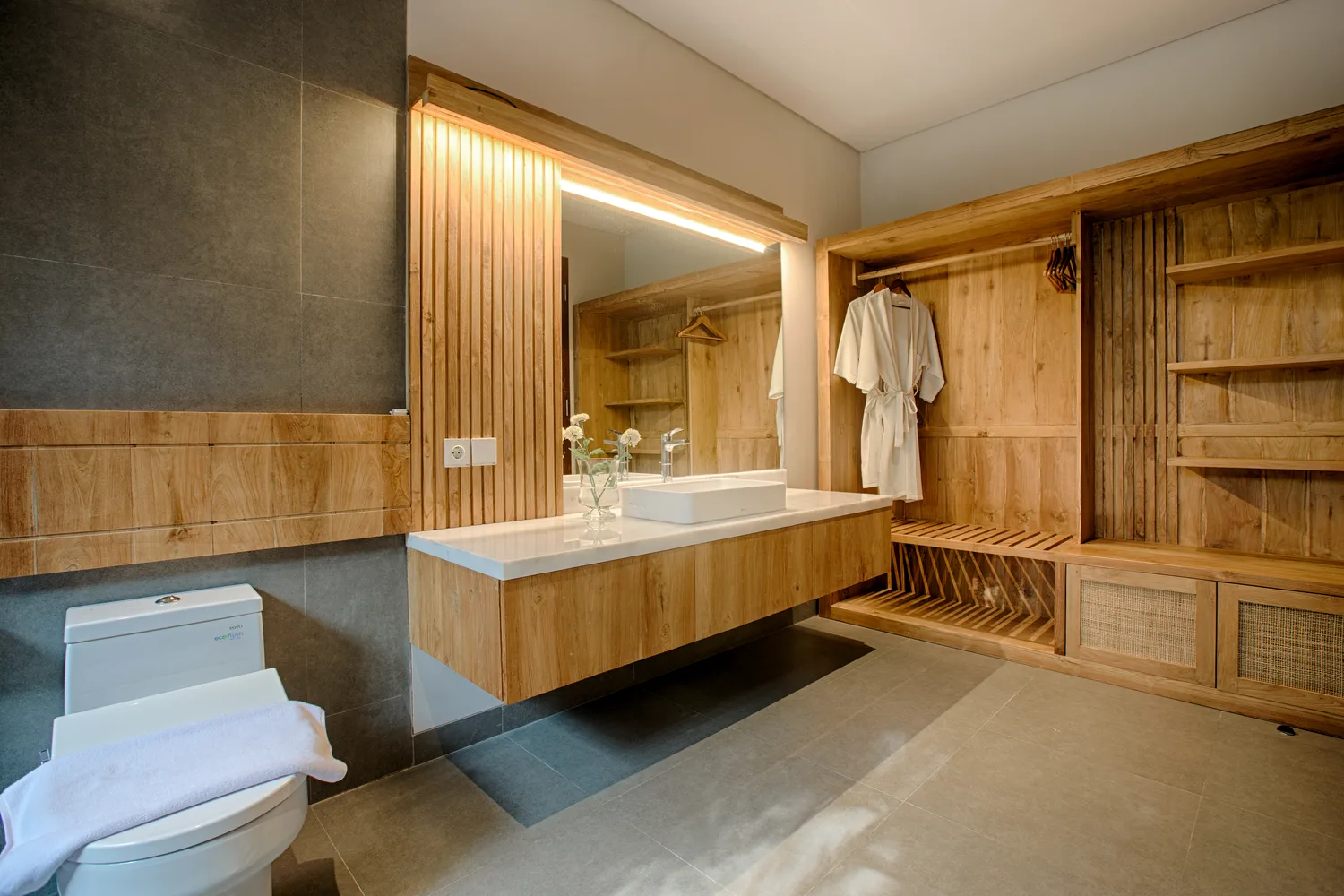 Kamar mandi villa Villa Elitya Ubud Bali — foto villa profesional