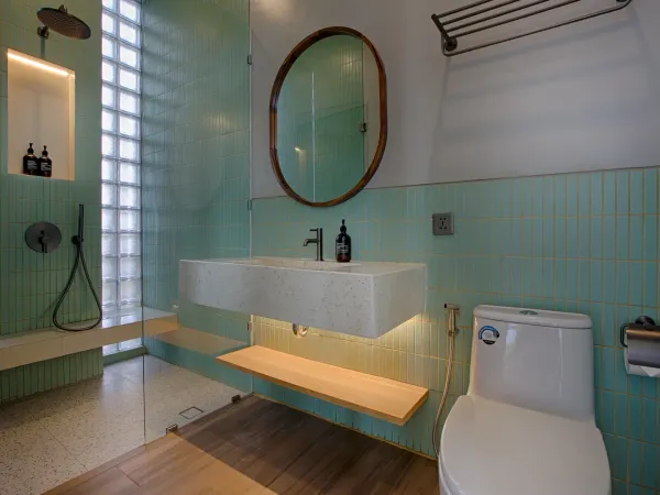 Kamar Mandi — Padi Padi Villas, Pererenan