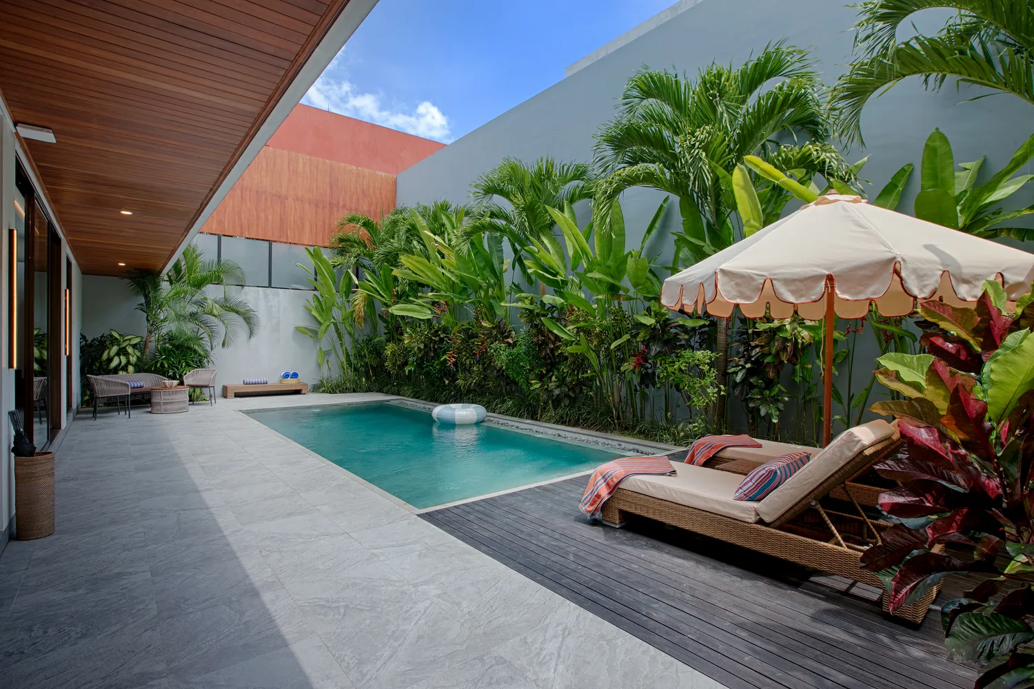 Kolam Renang Ocean Friends Villa Pererenan Bali — foto villa profesional