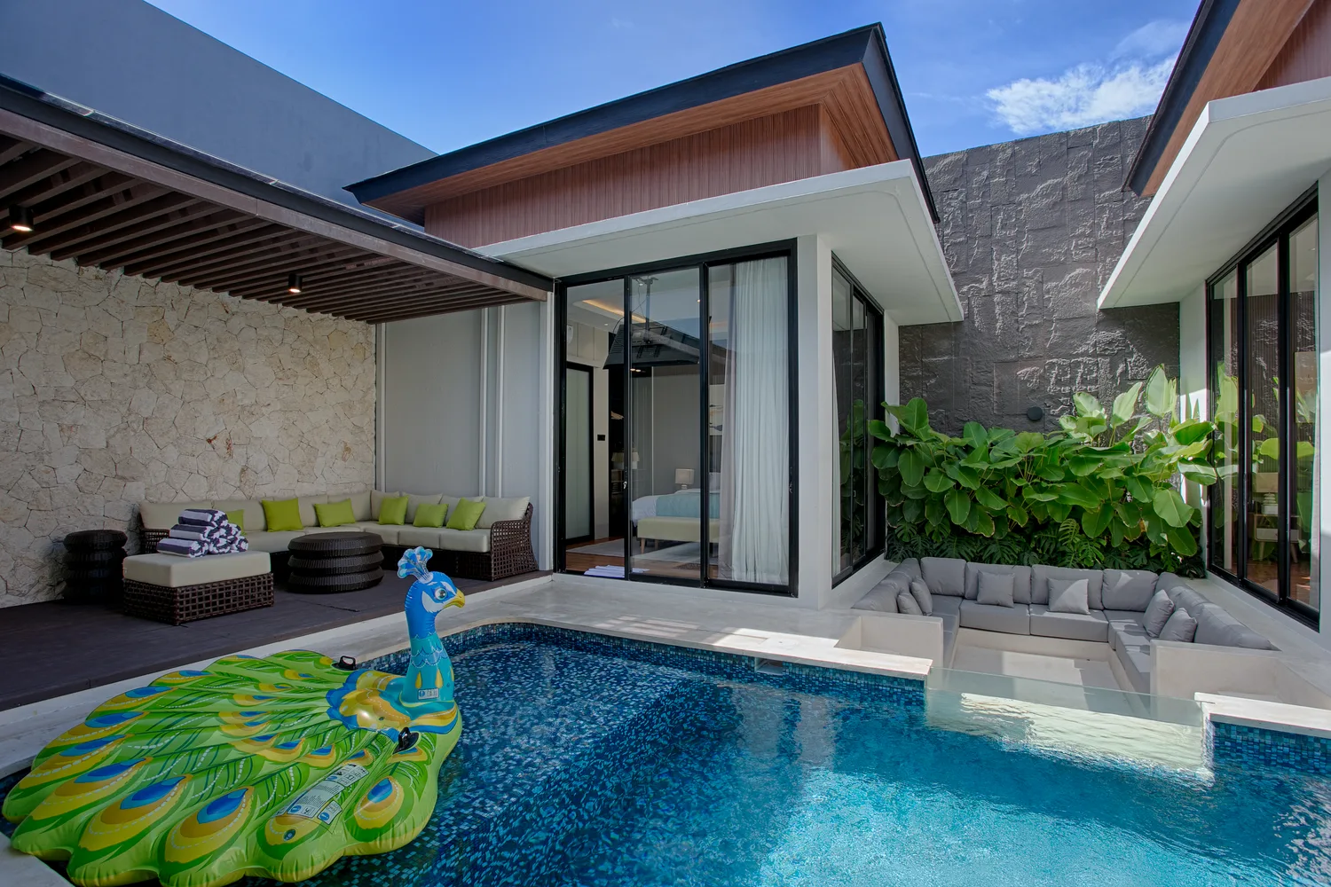 Kolam Renang SSKai Villa Seminyak Bali — foto villa profesional