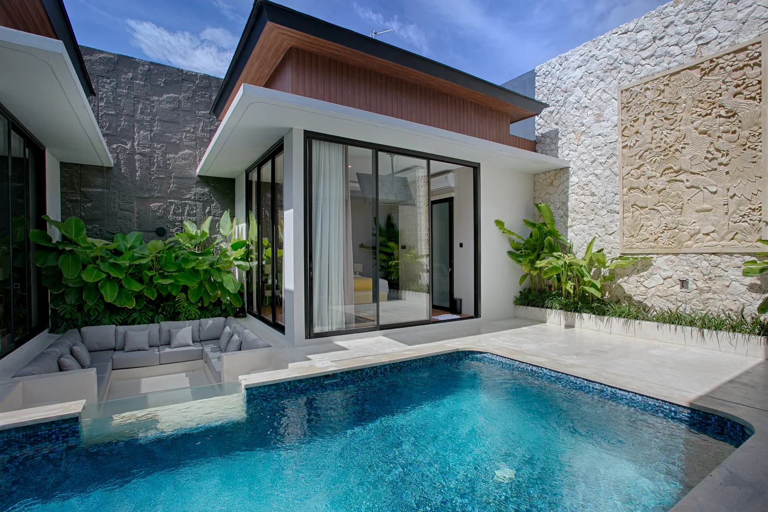 Kolam Renang SSKai Villa Seminyak Bali — foto villa profesional