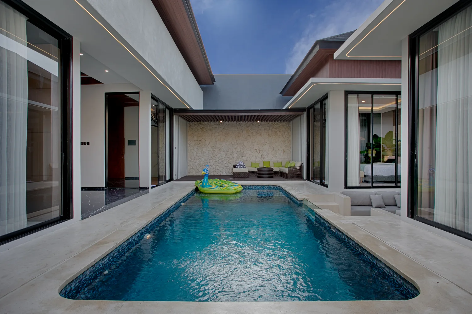 Kolam Renang SSKai Villa Seminyak Bali — foto villa profesional
