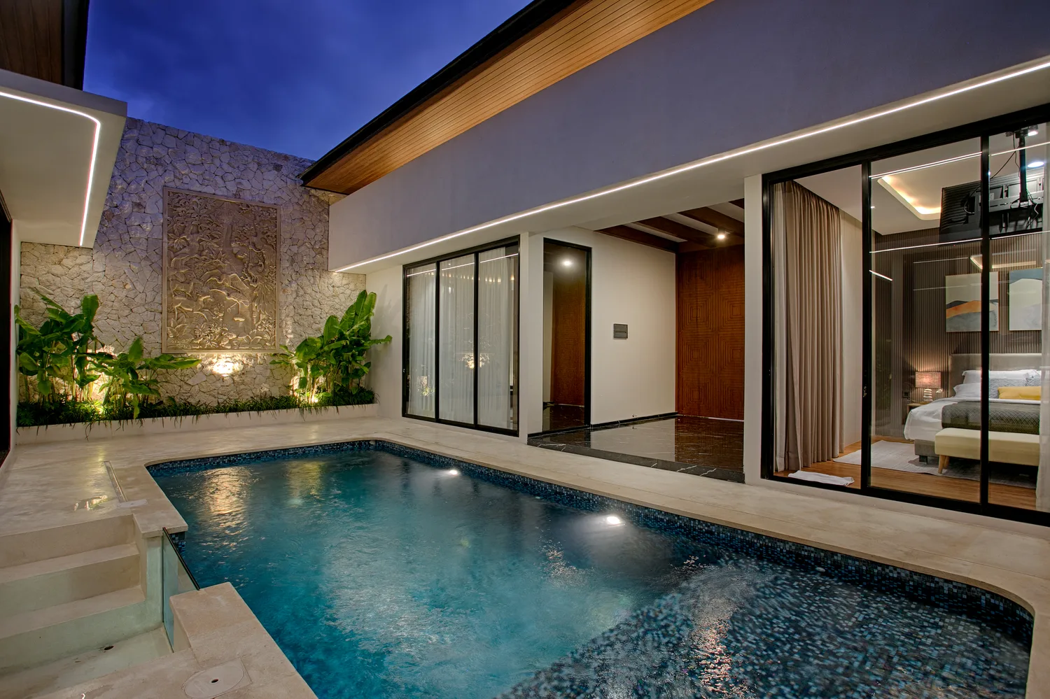 Kolam Renang SSKai Villa Seminyak Bali — foto villa profesional