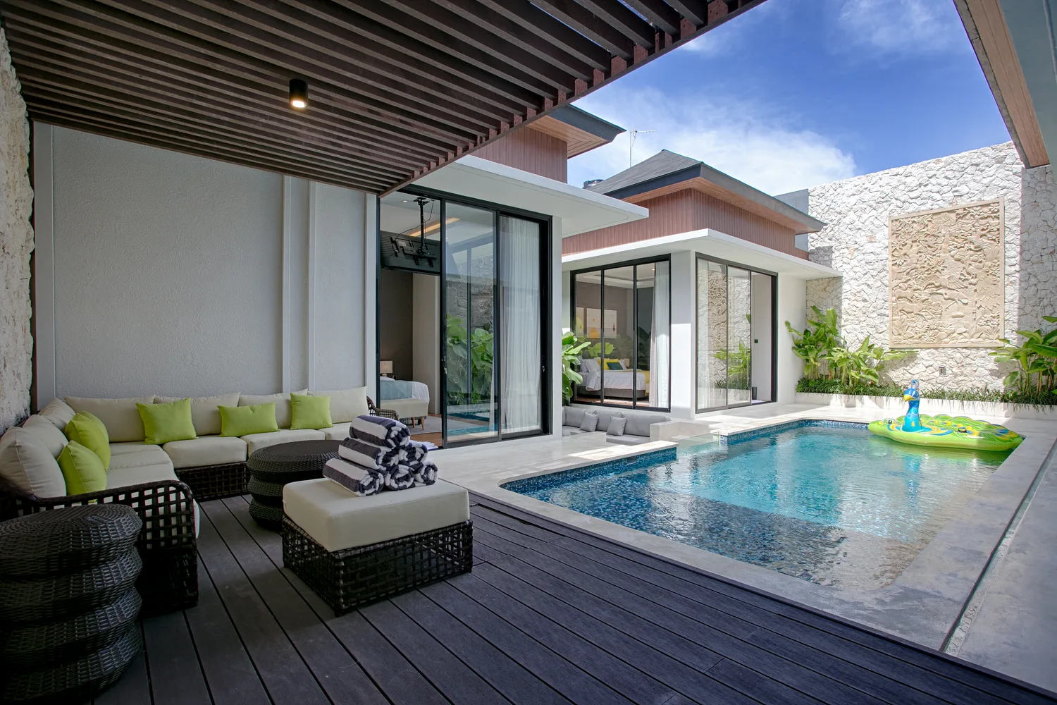 Kolam Renang SSKai Villa Seminyak Bali — foto villa profesional